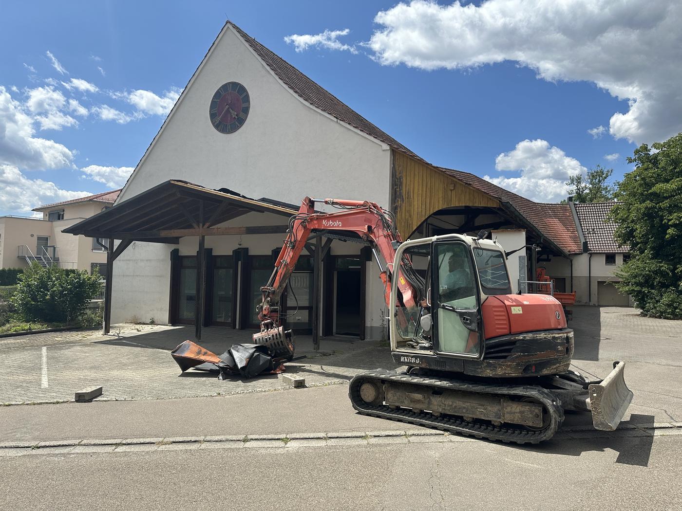 Der Bagger am Vordach