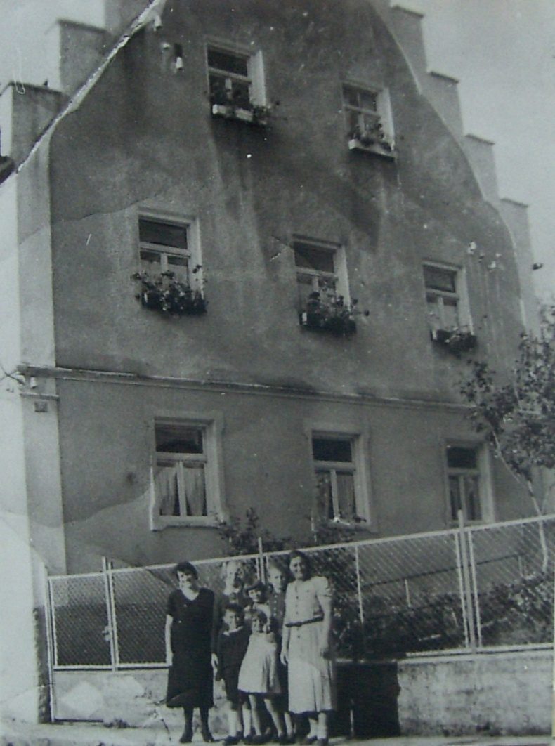 Müllerwohnung, Westseite